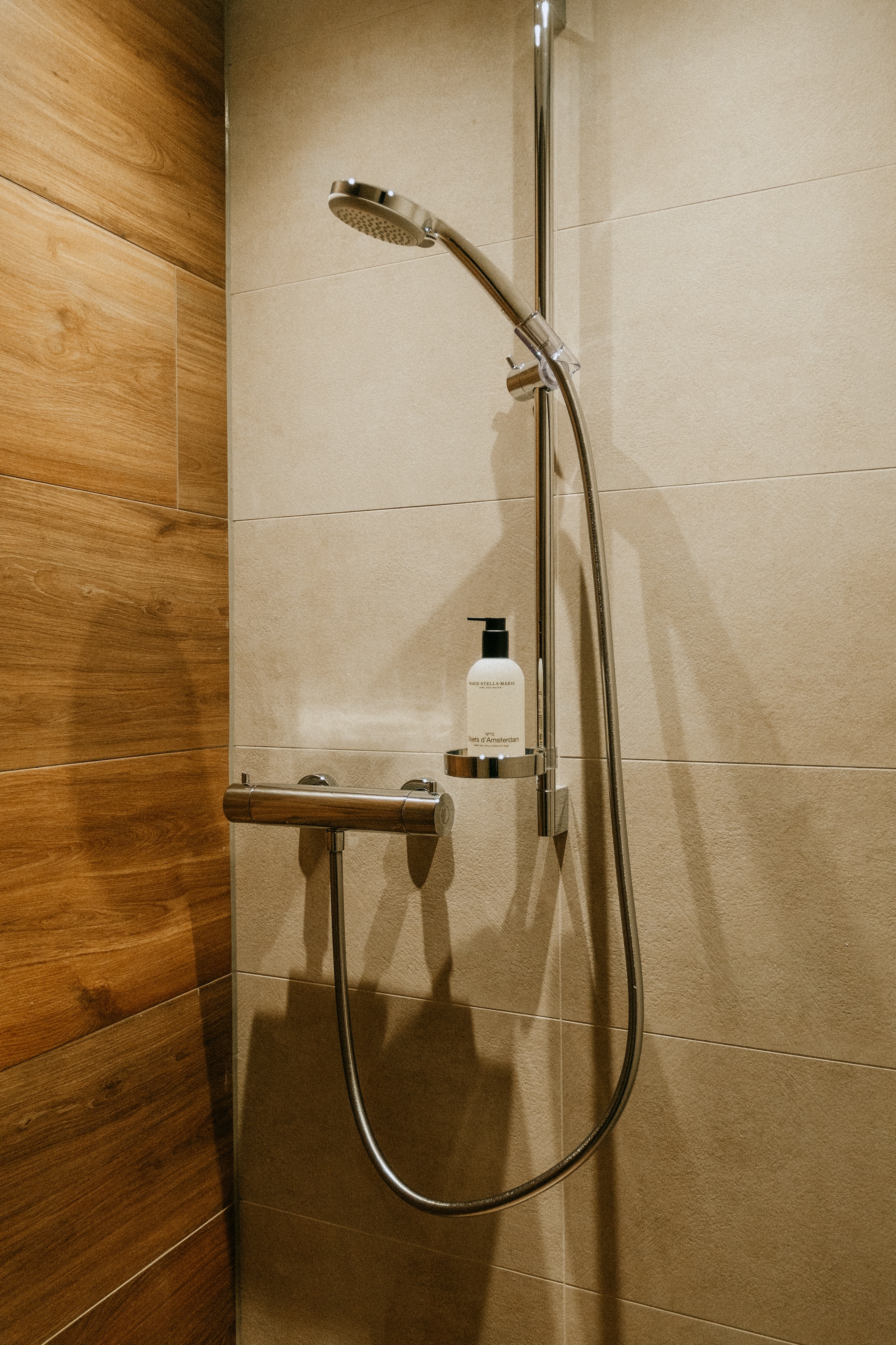 Douche eigen badkamer B&B Tilburg