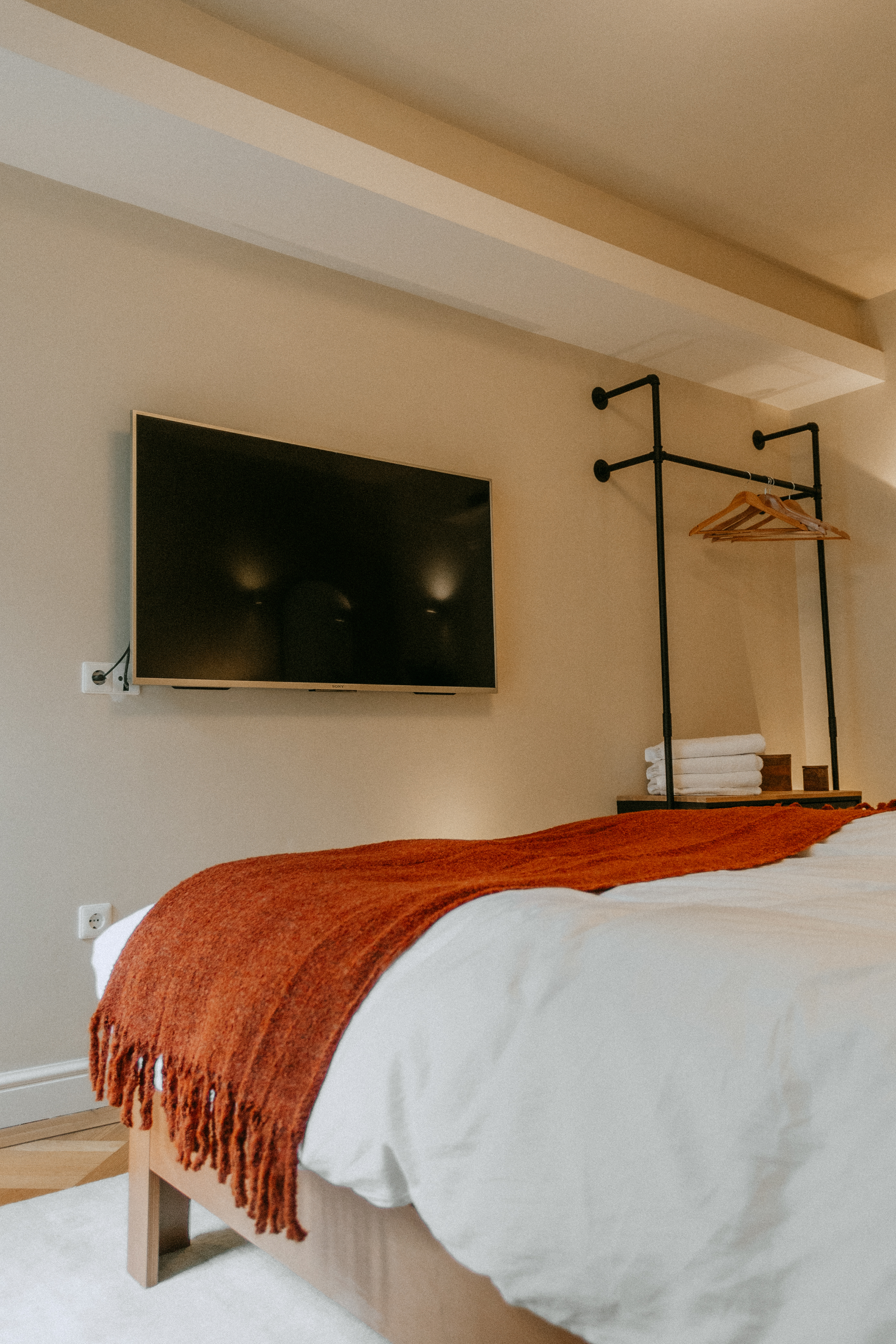 TV hoek kamer De Charro House Tilburg